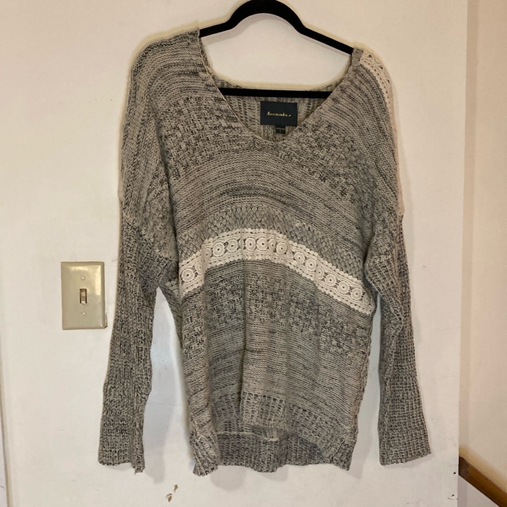 Lovemarks  Women's  Sweater size L
